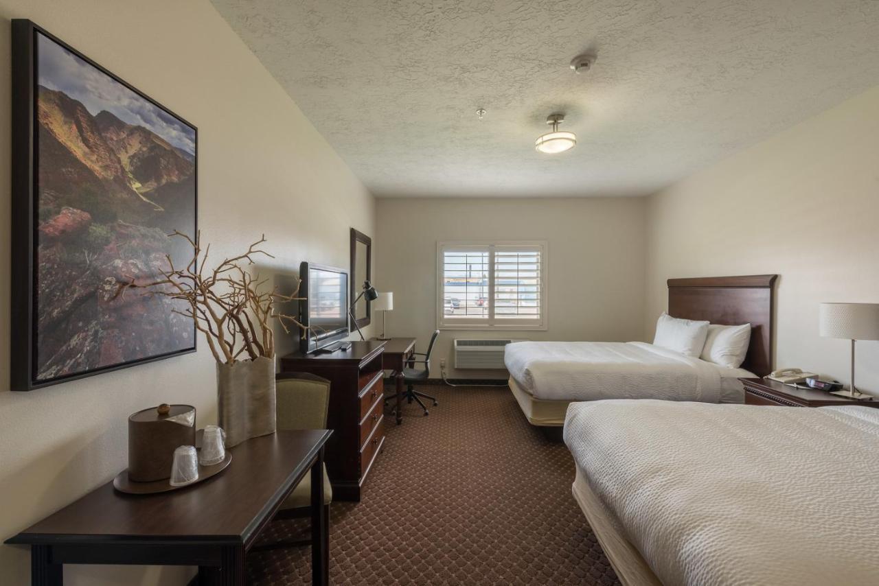 Landmark Inn And Suites 弗纳尔 外观 照片